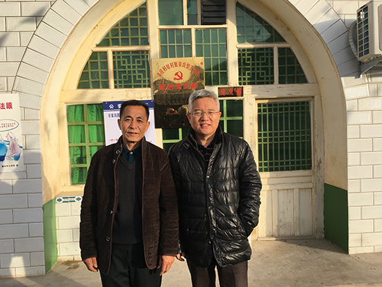 张维迎：村主任霍东征